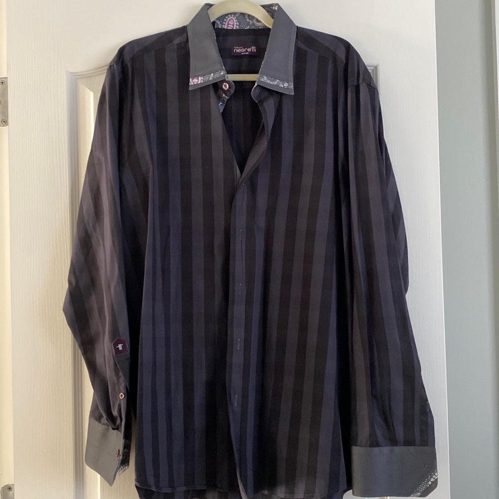 Nefertiti black and gray men’s shirt with details at neck and cuffs